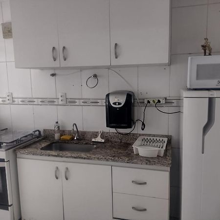 Apartamento Vento E Mar - 2 Quartos Com Sacada Na Quadra Da Praia Do Gonzaga Santos  Exterior photo